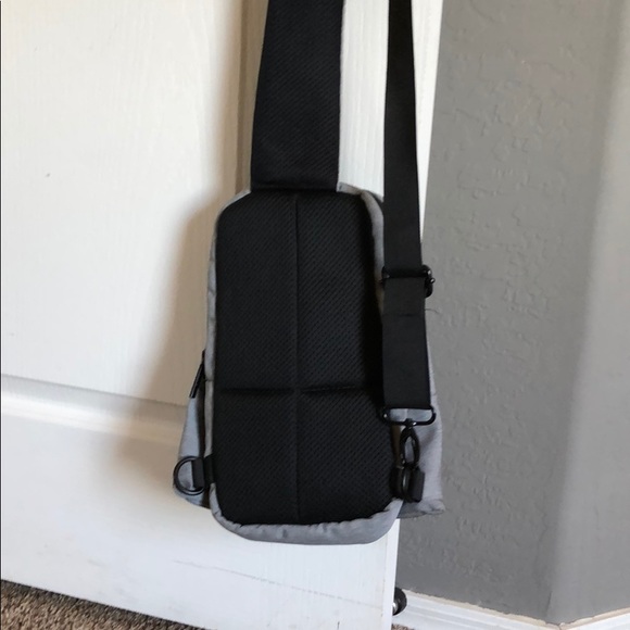 Backpack - Picture 2 of 7